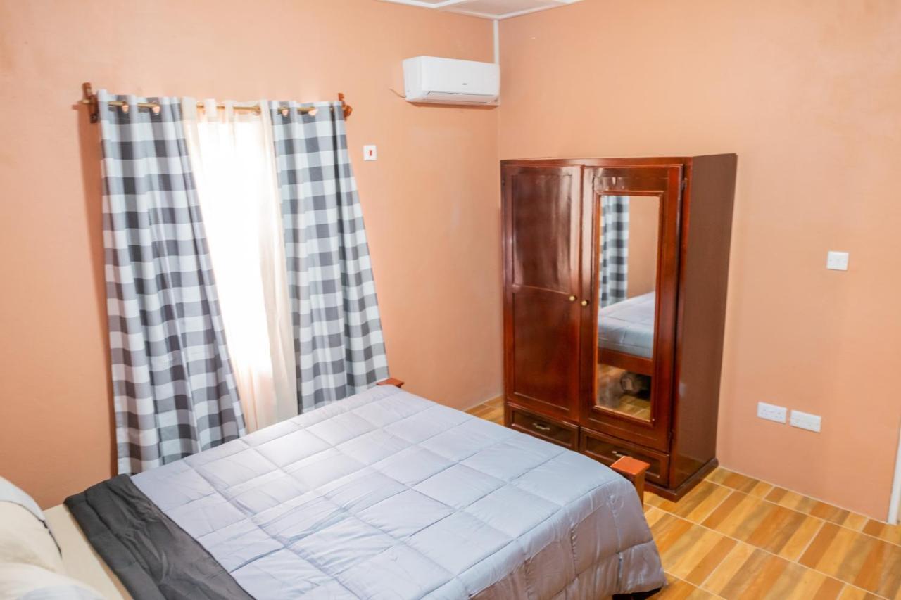 Golden Palms Apartment キングスタウン エクステリア 写真