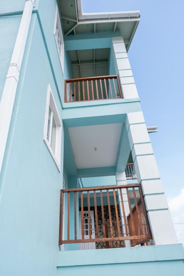 Golden Palms Apartment キングスタウン エクステリア 写真