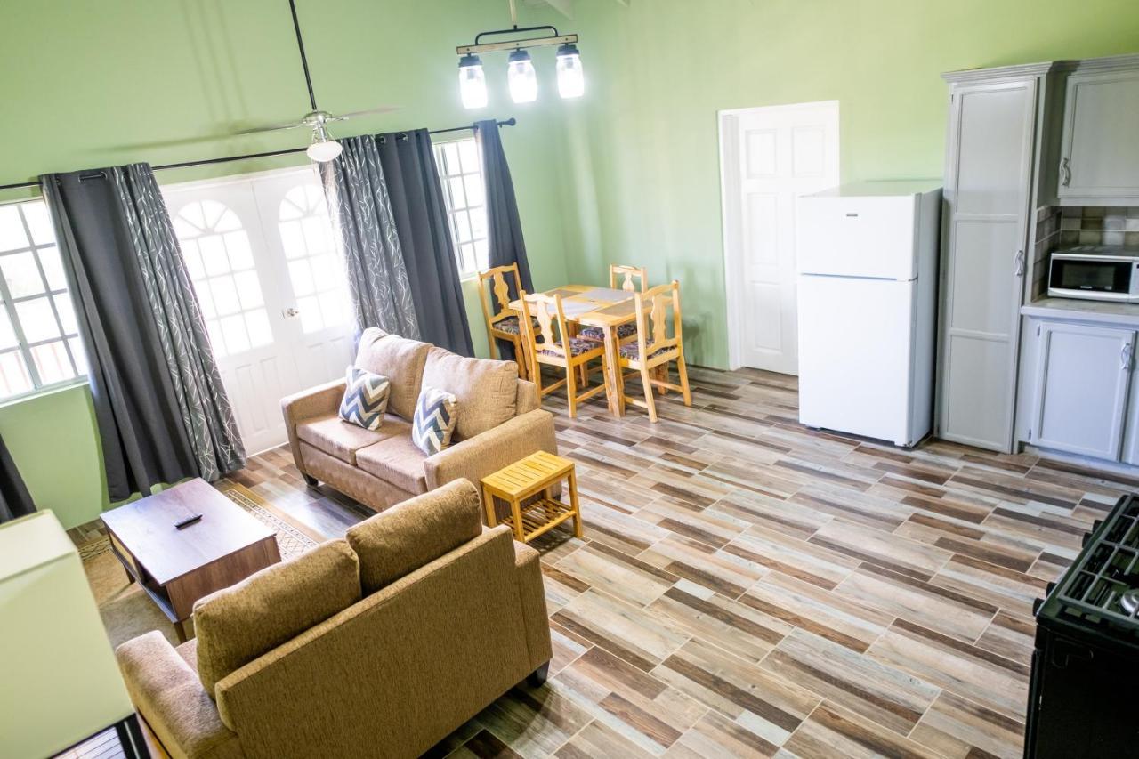 Golden Palms Apartment キングスタウン エクステリア 写真