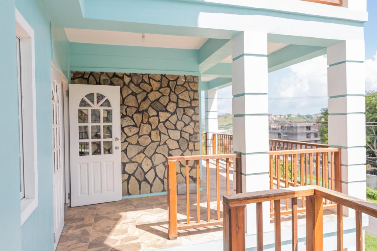 Golden Palms Apartment キングスタウン エクステリア 写真