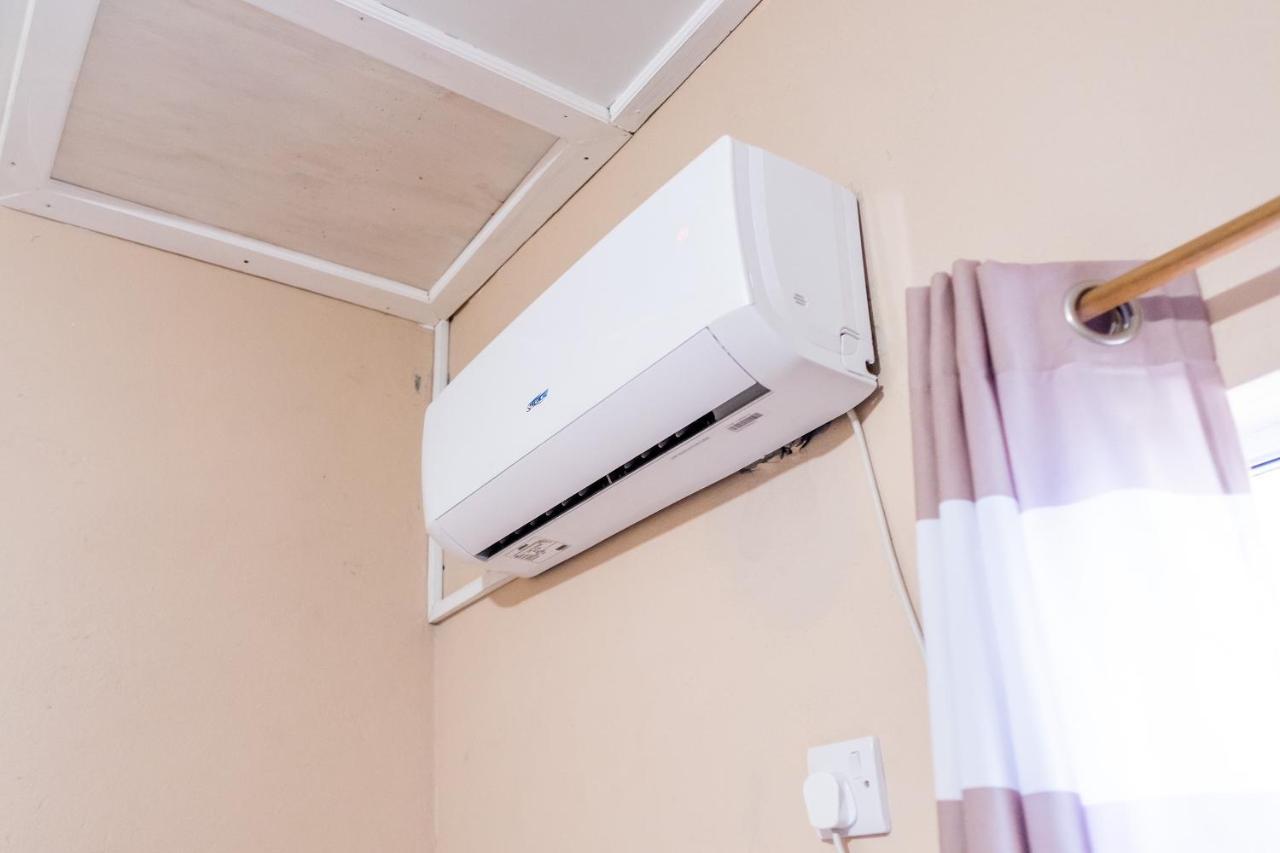 Golden Palms Apartment キングスタウン エクステリア 写真